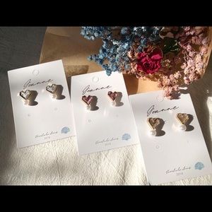 Heart shape dazzles earrings